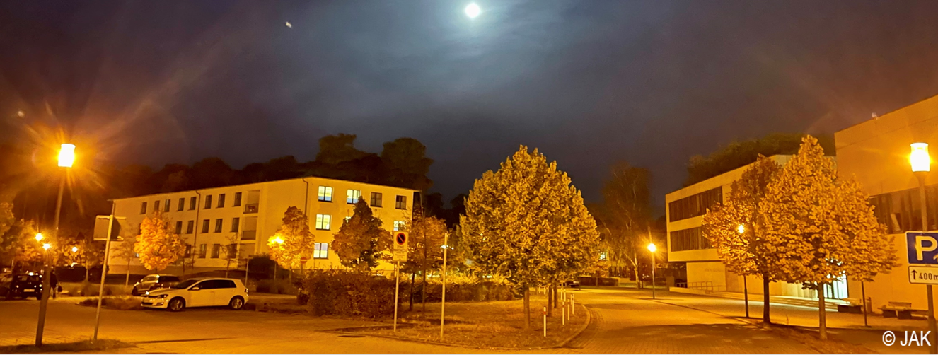 Bild: Campus in der Nacht