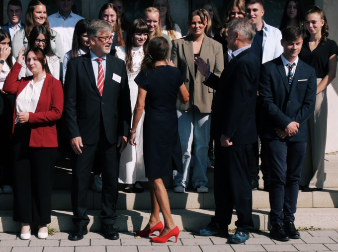 Ministerin spricht zu den Anwärtern Ausbildung mJD
