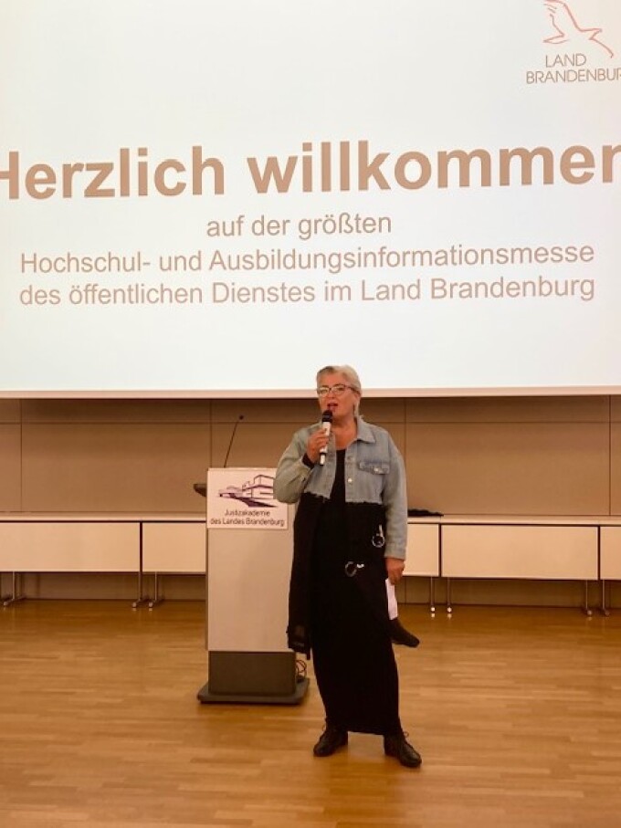 Moderation durch Frau Petra Schwarz am HIT 2023